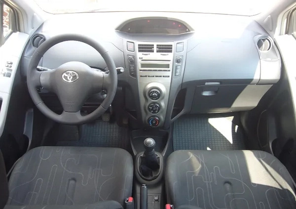 Toyota Yaris cena 20500 przebieg: 128000, rok produkcji 2010 z Krajenka małe 211